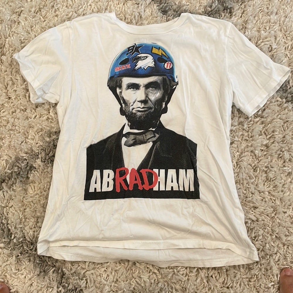 Youth XL Lincoln t-shirt